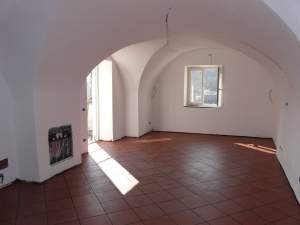 Properties for sale in Italy, on the Italian Rivieras, in the Italian Lakes and Tuscany.